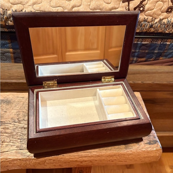 Vintage Wooden Jewelry Box with Floral Tapestry - Picture 5 of 12